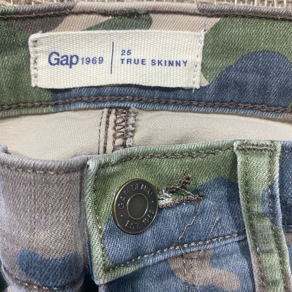 Gap Mid-Rise 1969 Camo True Skinny Jeans, Size 25, Zip Back Ankles, Pockets - Picture 4 of 8